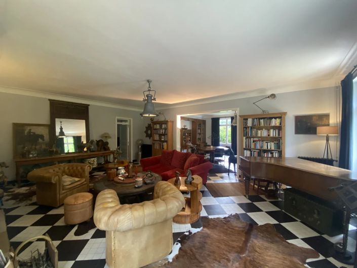 Image No.10-6 Bed House for sale