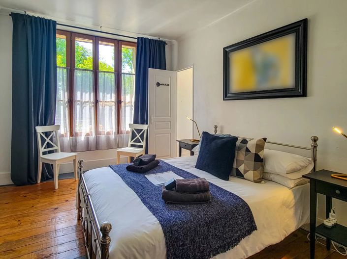 Image No.8-5 Bed House for sale