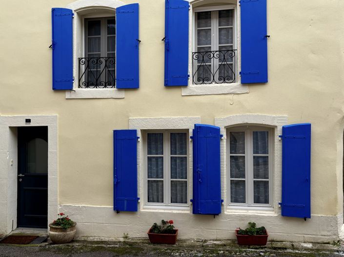 Image No.10-5 Bed House for sale