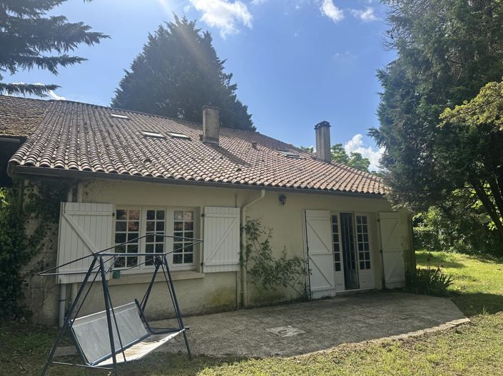 Image No.2-7 Bed Farmhouse for sale