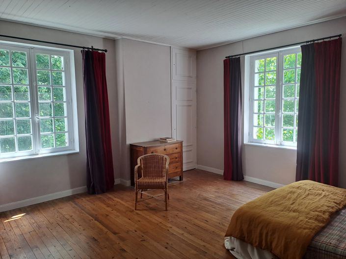 Image No.11-6 Bed House for sale