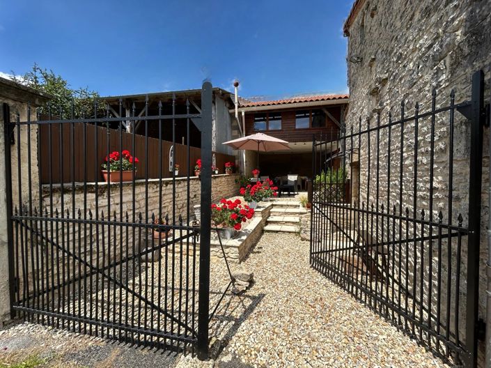 Image No.1-3 Bed House for sale