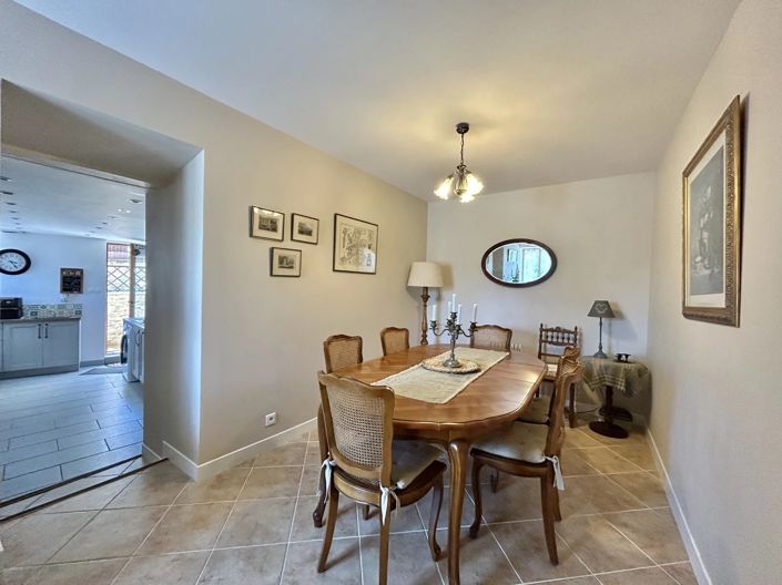 Image No.8-3 Bed House for sale