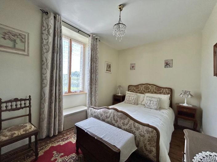 Image No.10-3 Bed House for sale