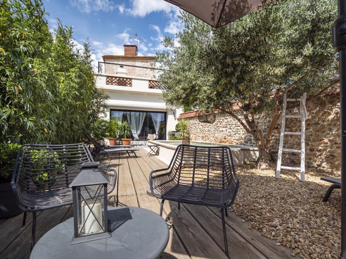 Image No.1-4 Bed House for sale