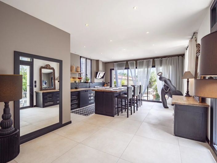 Image No.11-4 Bed House for sale