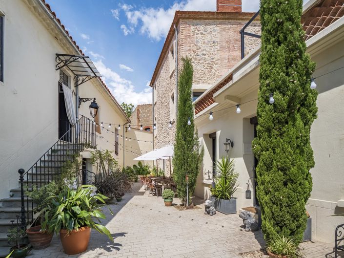 Image No.2-4 Bed House for sale