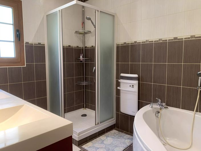 Image No.9-3 Bed House for sale