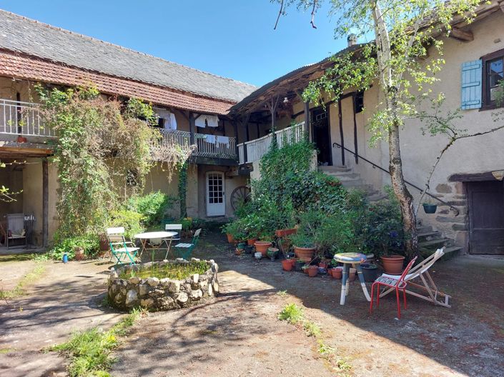 Image No.1-6 Bed House for sale