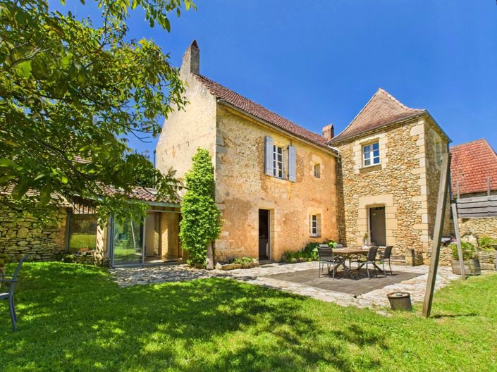 Image No.1-8 Bed House for sale