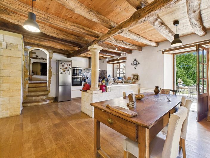 Image No.5-8 Bed House for sale