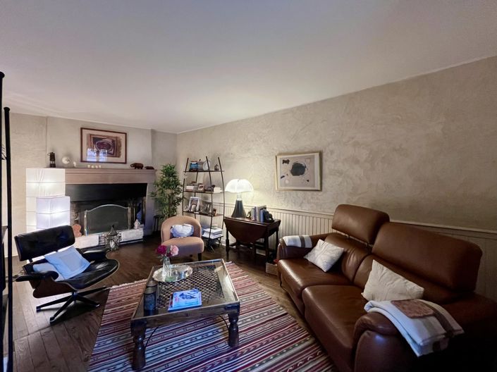 Image No.4-4 Bed Village House for sale