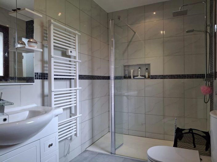 Image No.7-3 Bed House for sale