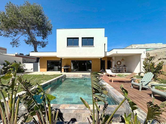 Image No.1-4 Bed House for sale