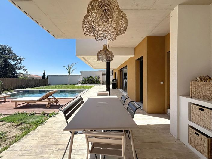Image No.1-4 Bed House for sale