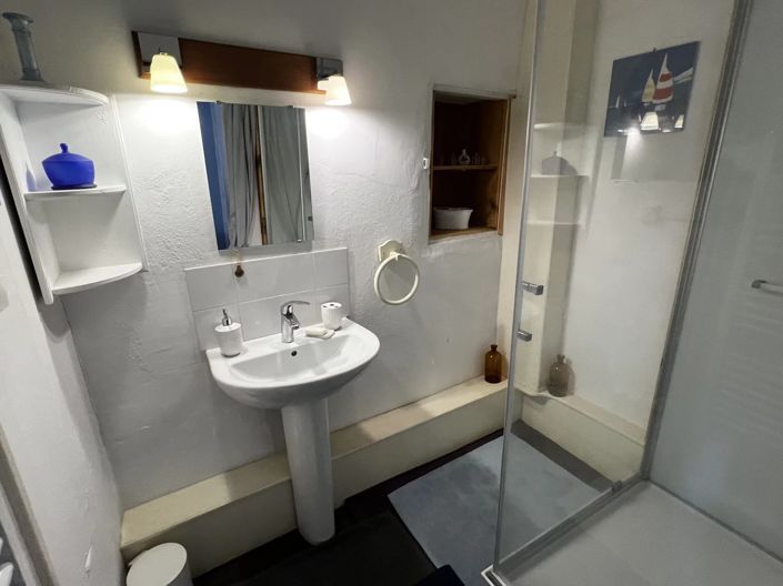 Image No.11-6 Bed House for sale