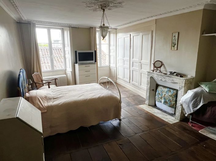 Image No.14-6 Bed House for sale