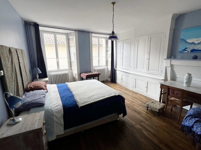 Image No.9-6 Bed House for sale