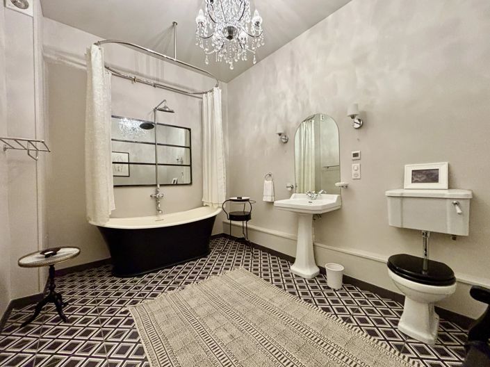 Image No.14-8 Bed House for sale