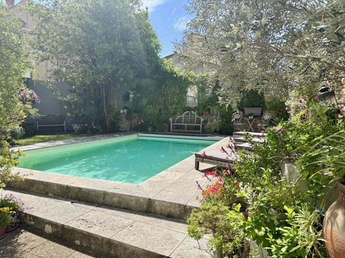 Image No.2-8 Bed House for sale