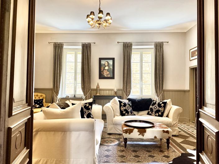 Image No.2-8 Bed House for sale