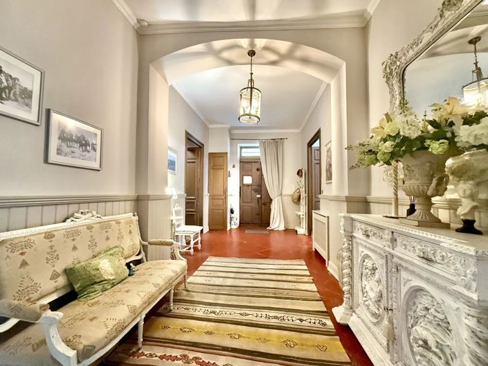 Image No.7-8 Bed House for sale