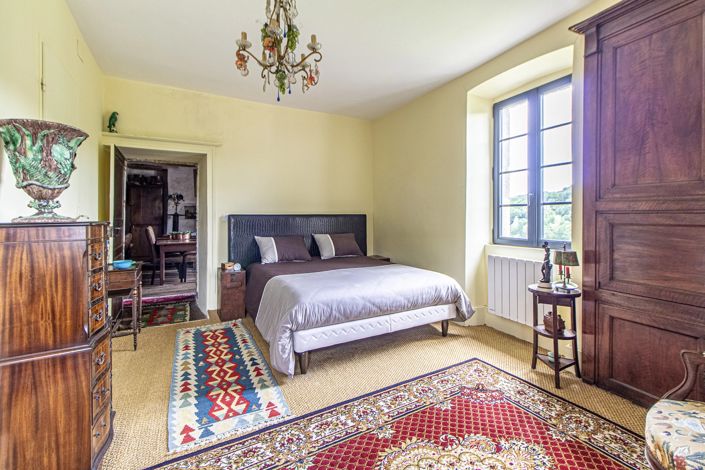 Image No.10-5 Bed House for sale