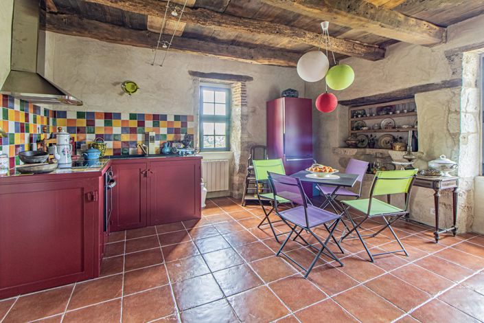 Image No.7-5 Bed House for sale