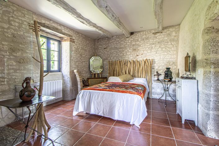 Image No.8-5 Bed House for sale