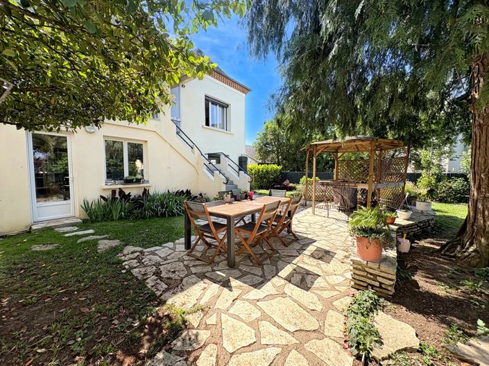 Image No.1-4 Bed House for sale
