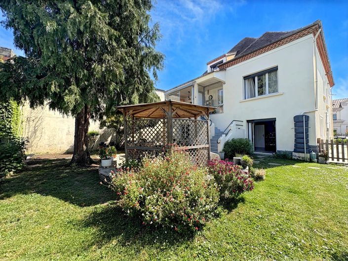 Image No.1-4 Bed House for sale