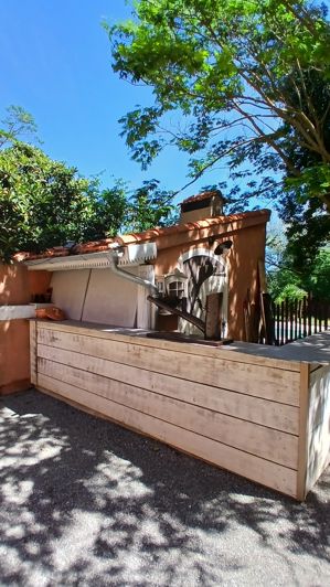 Image No.9-5 Bed House for sale