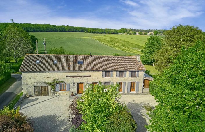 Image No.1-5 Bed Farmhouse for sale