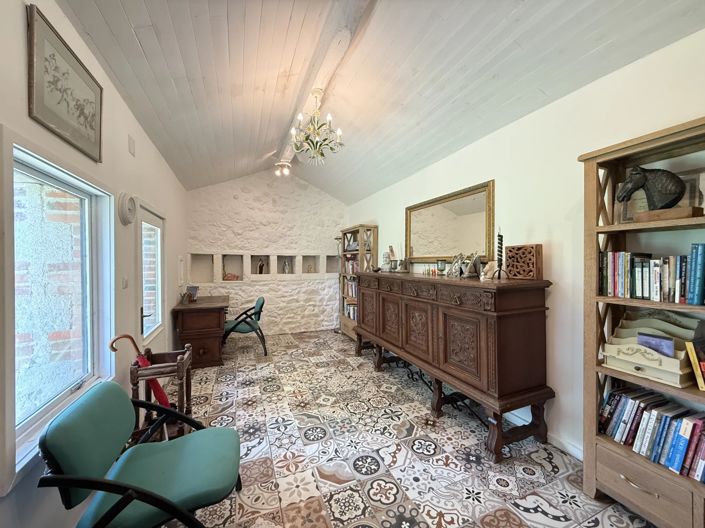 Image No.3-3 Bed House for sale