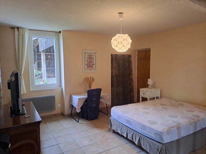 Image No.10-3 Bed House for sale