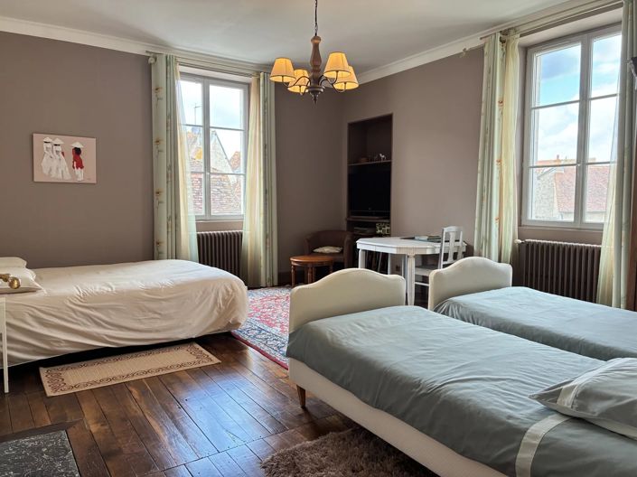 Image No.13-6 Bed House for sale