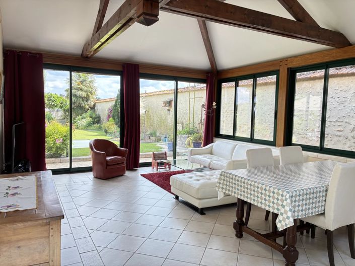 Image No.9-6 Bed House for sale