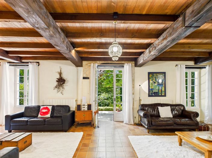 Image No.7-5 Bed House for sale