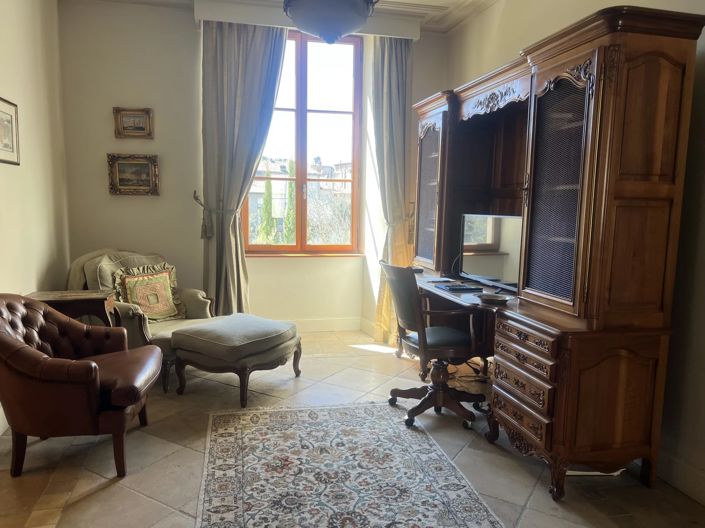 Image No.10-5 Bed House for sale