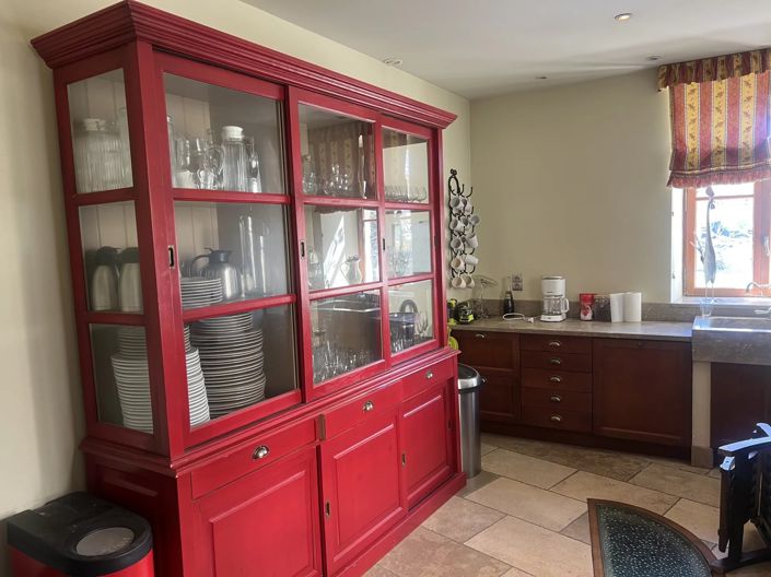 Image No.8-5 Bed House for sale