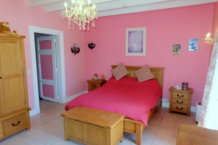 Image No.10-7 Bed House for sale