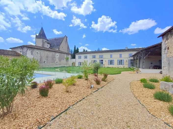 Image No.1-4 Bed Village House for sale