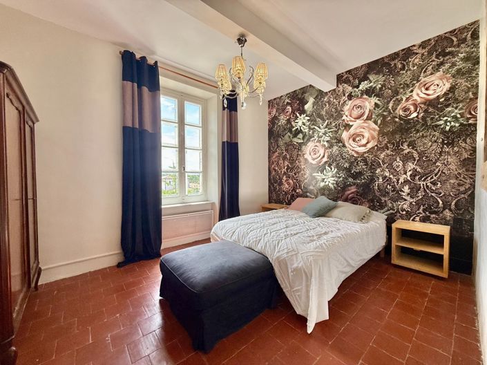 Image No.6-5 Bed House for sale