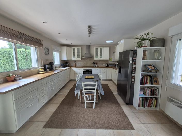 Image No.11-3 Bed House for sale