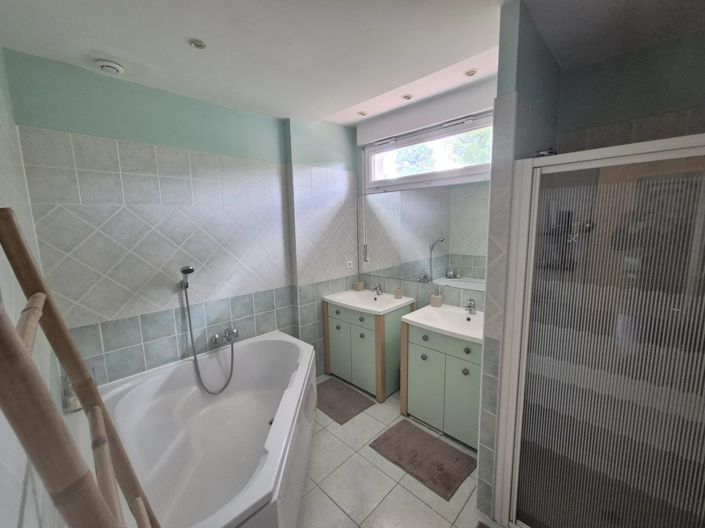 Image No.6-3 Bed House for sale