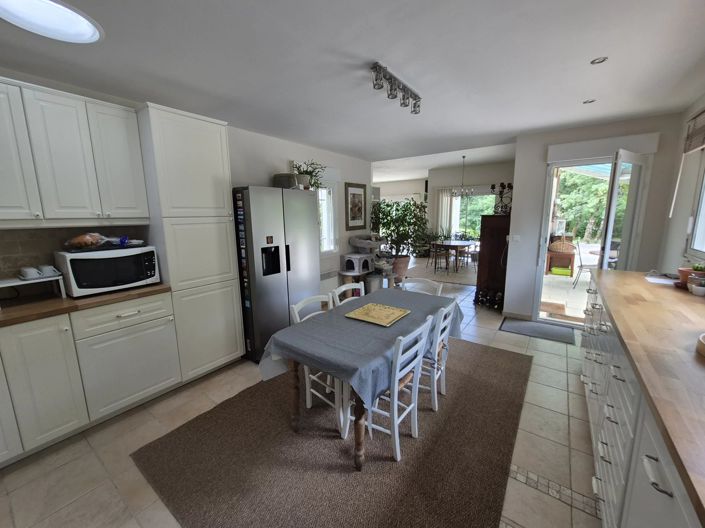 Image No.8-3 Bed House for sale