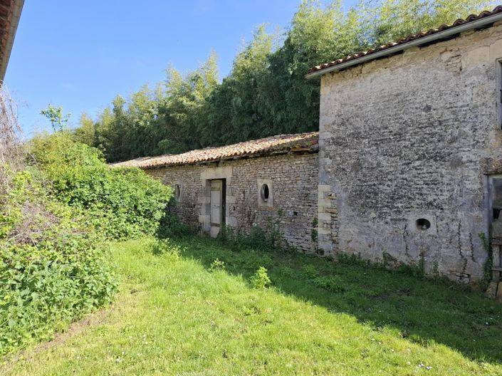 Image No.15-4 Bed Farmhouse for sale