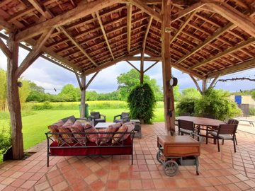 4100183e72404975791226b597322900c36fbcd16b326