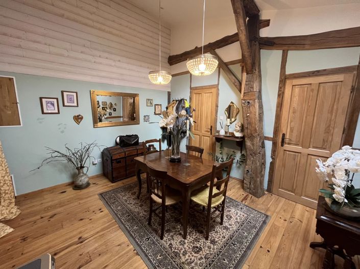 Image No.10-8 Bed House for sale