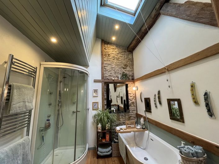 Image No.9-8 Bed House for sale